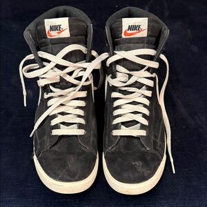 Nike Men's Black and White High-Top Sneakers